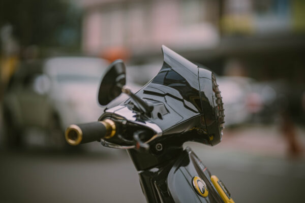 Define your Vespa's personality and improve your ride with SectBill windshields. Our premium Sport Screen Racing options for Vespa GTS, LX, Primavera, S, and Sprint combine superior aerodynamics with a touch of individual style.